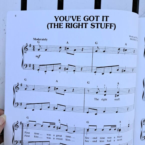 NEW KIDS ON THE BLOCK EASY PIANO MUSIC BOOK 1989 HANGIN' TOUGH LEONARD PAPERBACK - Picture 8 of 9